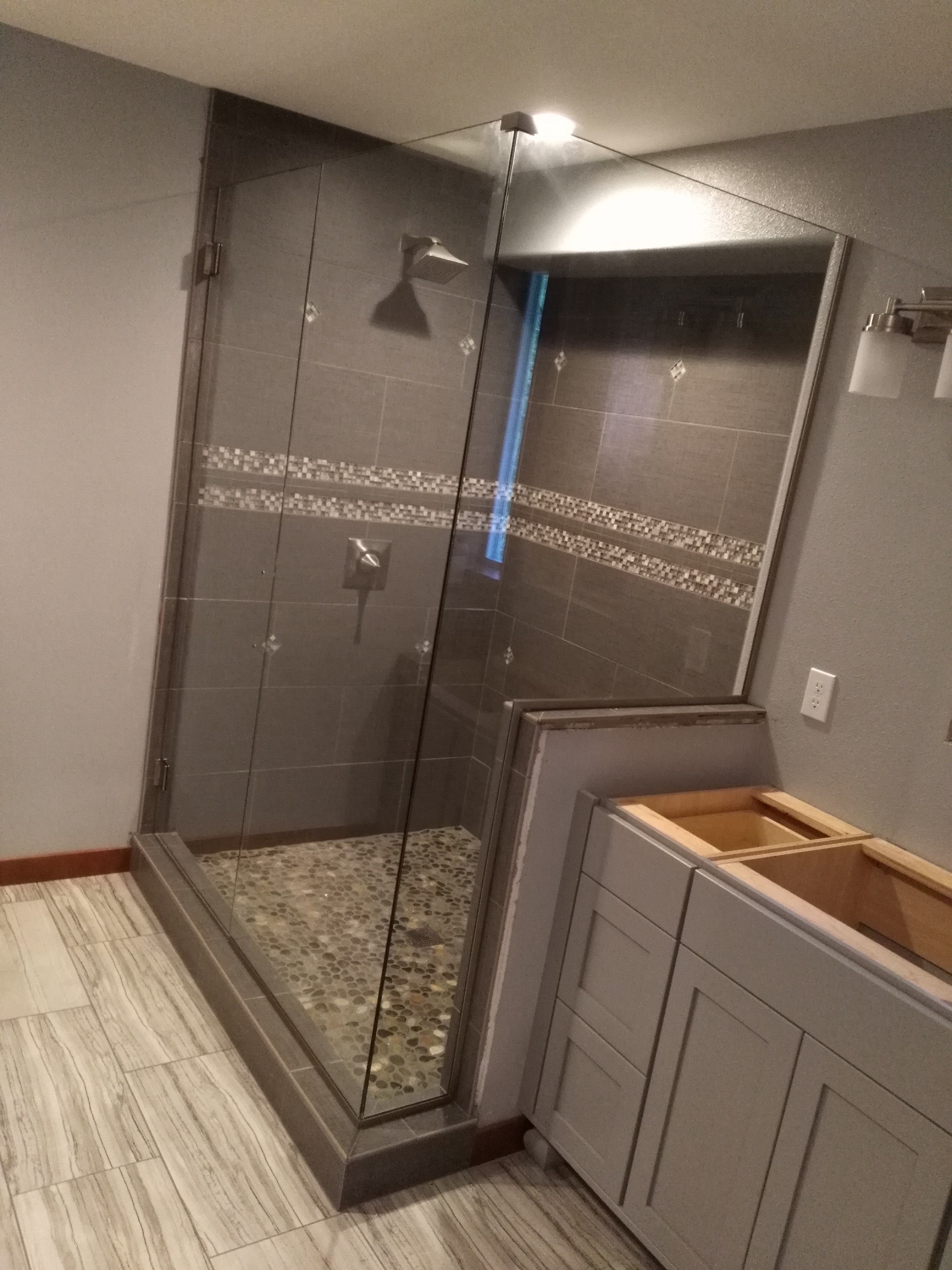 SHOWER DOOR